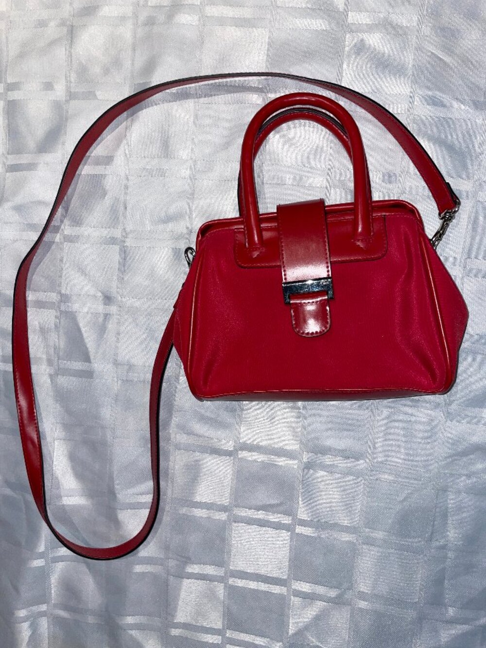 Adorable little red handbag